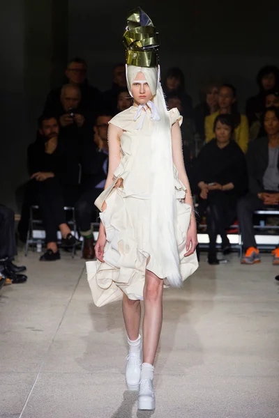 Look 12